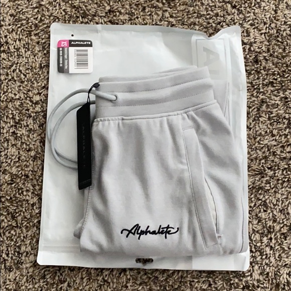 BRAND NEW Alphalete Essential Jogger - Picture 3 of 6